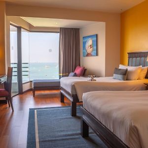 Deluxe Sea View High Floor Twin Bed